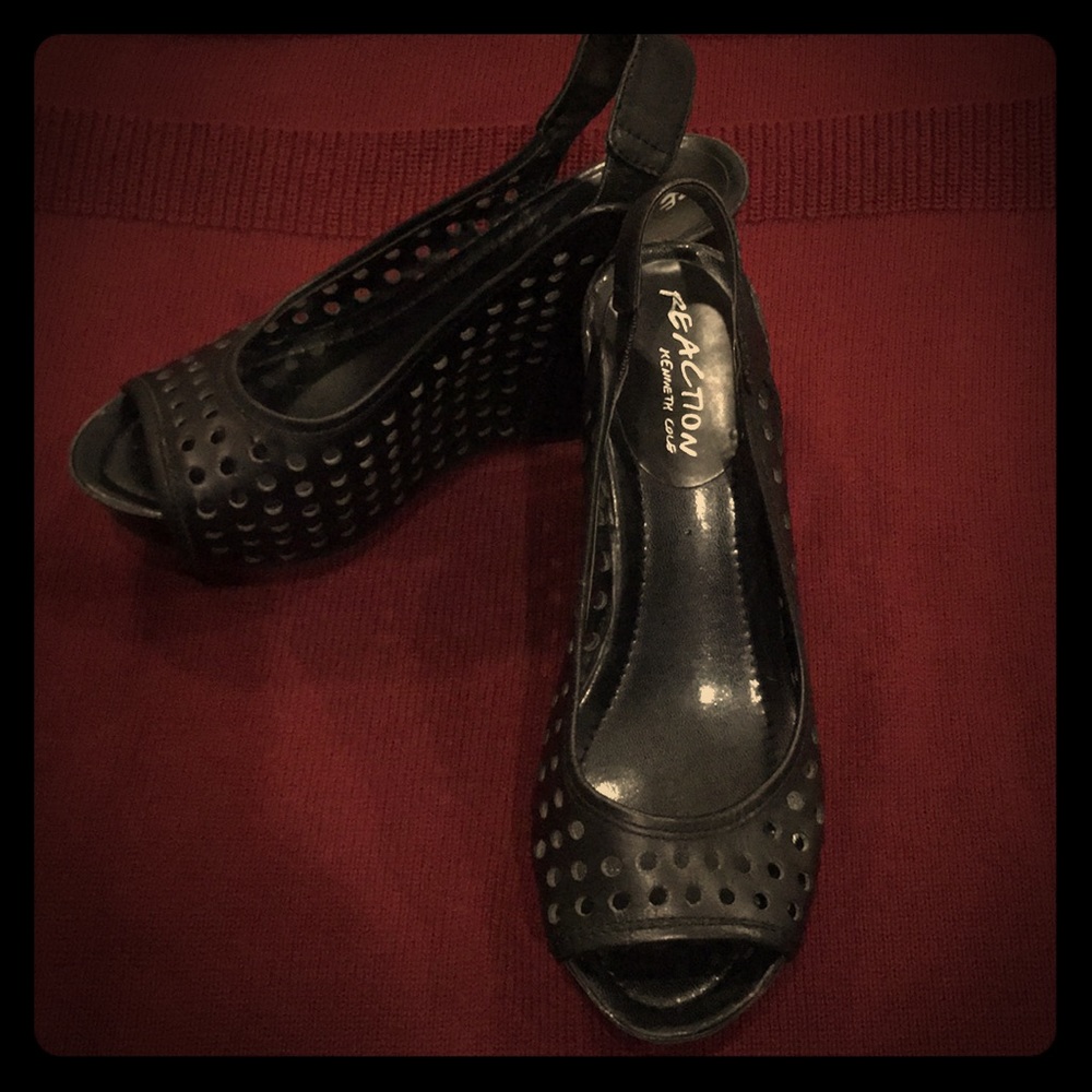 Reaction Kenneth Cole Wedge Sandal